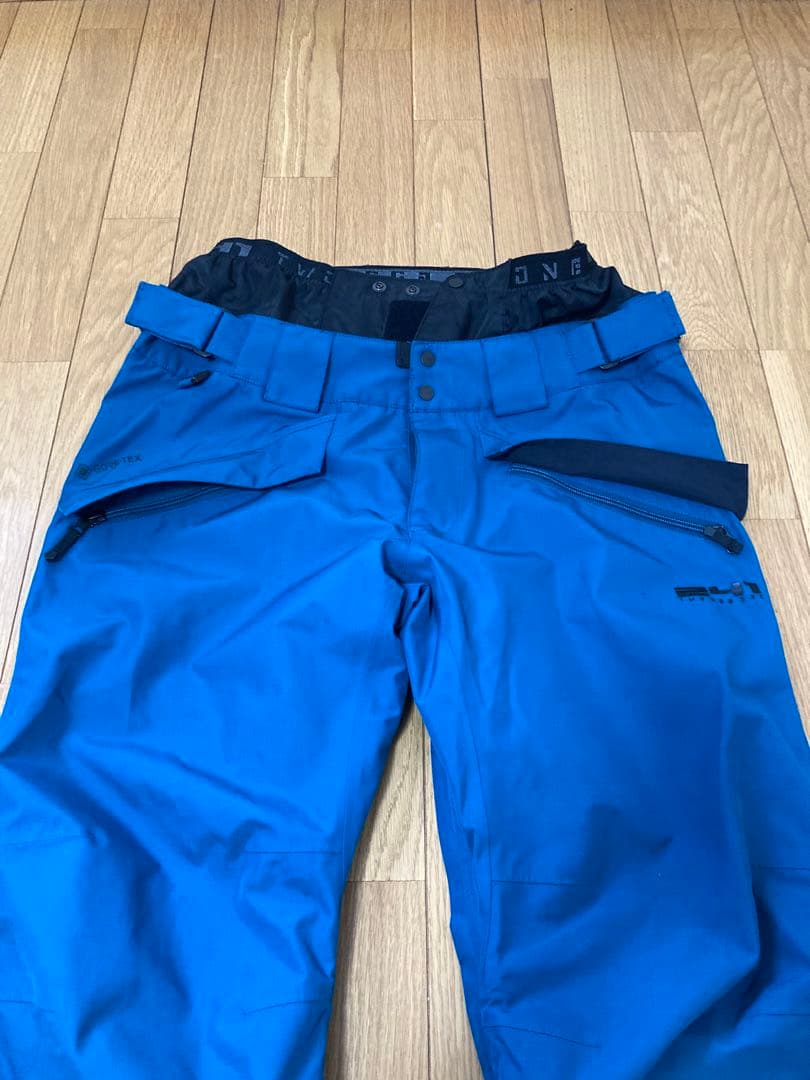 241 スノーボードウエア　GORE-TEX 上下セット