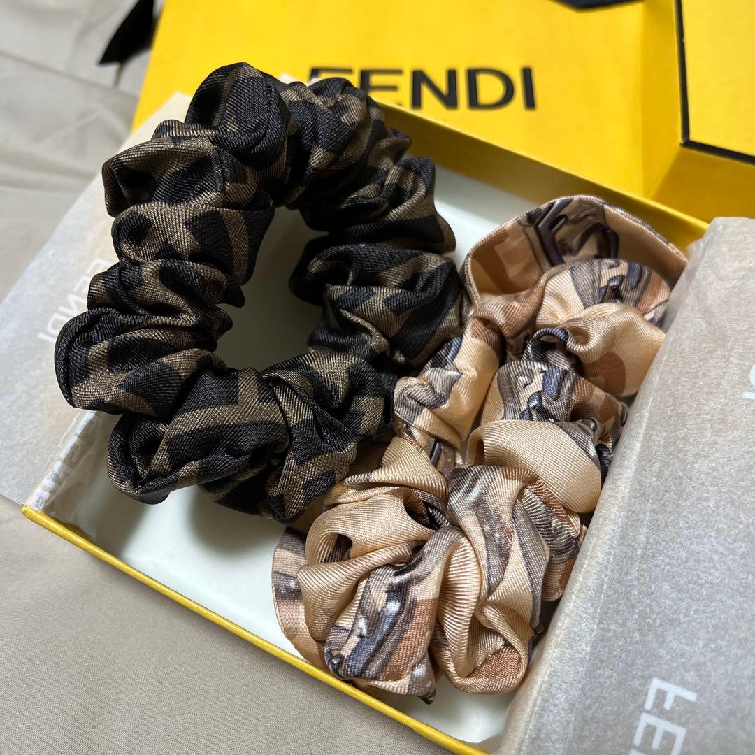 FENDI シュシュ 2個セット　新品