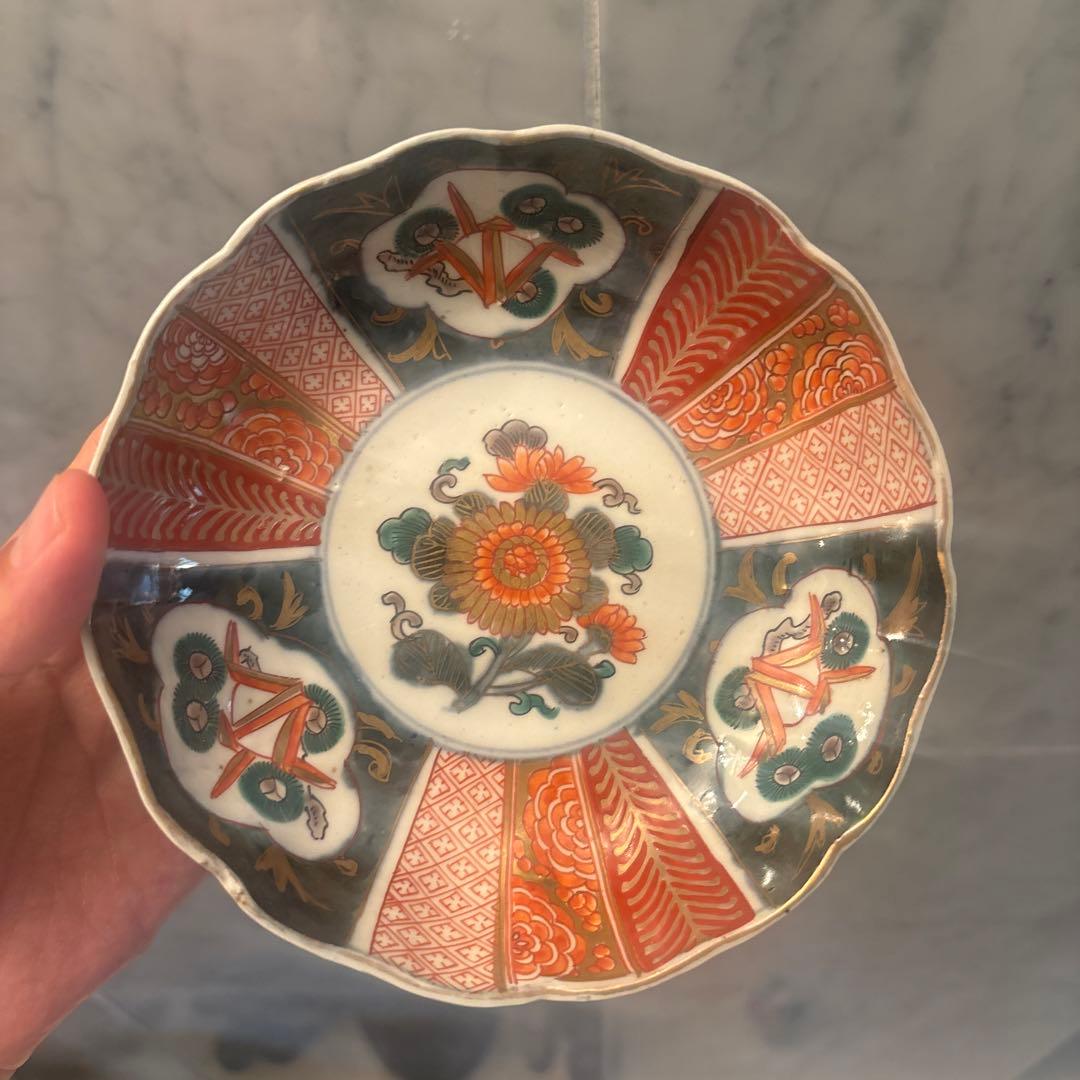 江戸後期　手描きのお花や松、幾何学模様が秀逸で金彩も美しい豪華絢爛な古伊万里