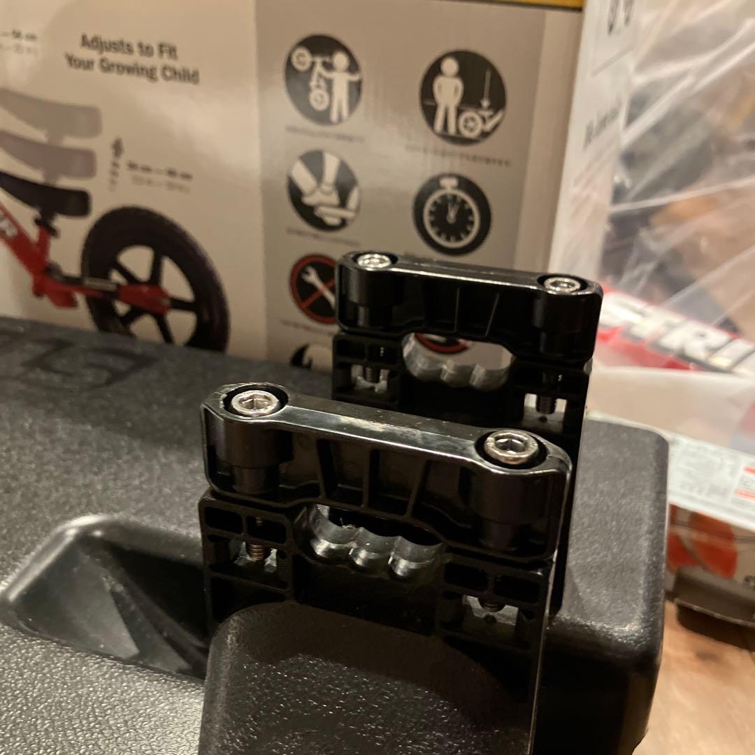 STRIDER スポーツ　12インチ 赤　ロッキングベース付き（一部部品無し）