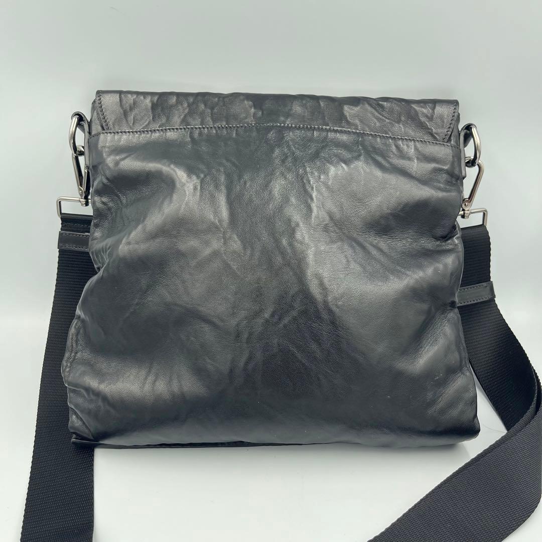 【極美品】PRADA メッセンジャーバッグ　ラムレザー　三角ロゴ　希少アイテム