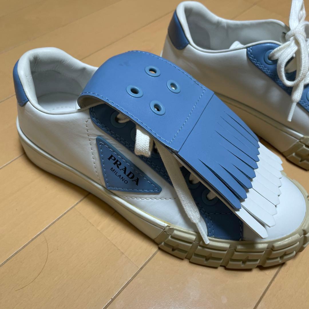 プラダスニーカー