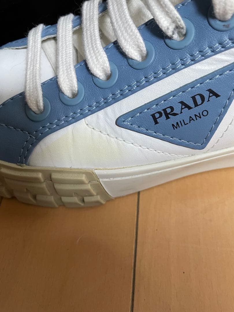 プラダスニーカー