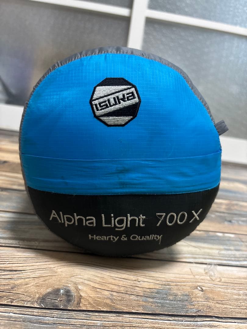 ISUKA Alpha Light 700 X 寝袋