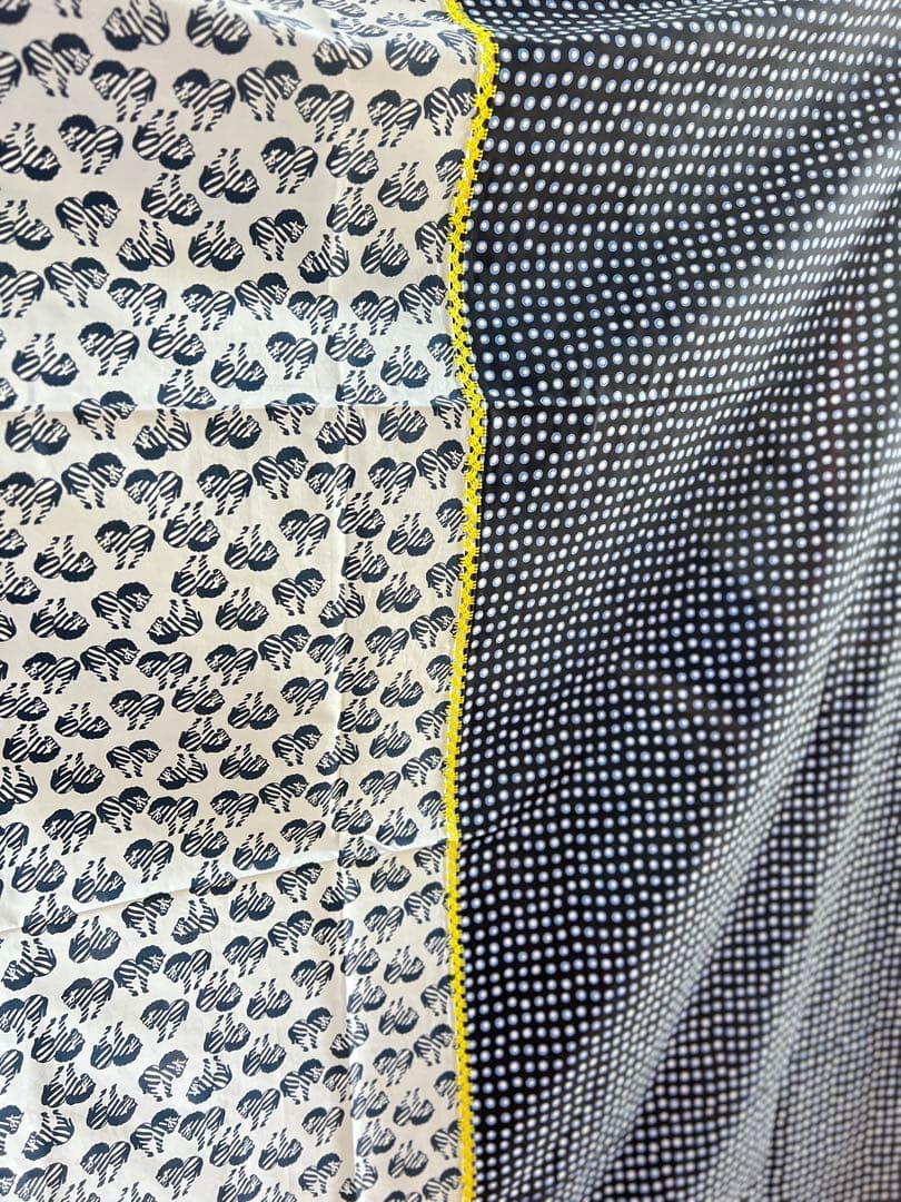 レオアトランテ　シマウマ柄　テーブルクロス