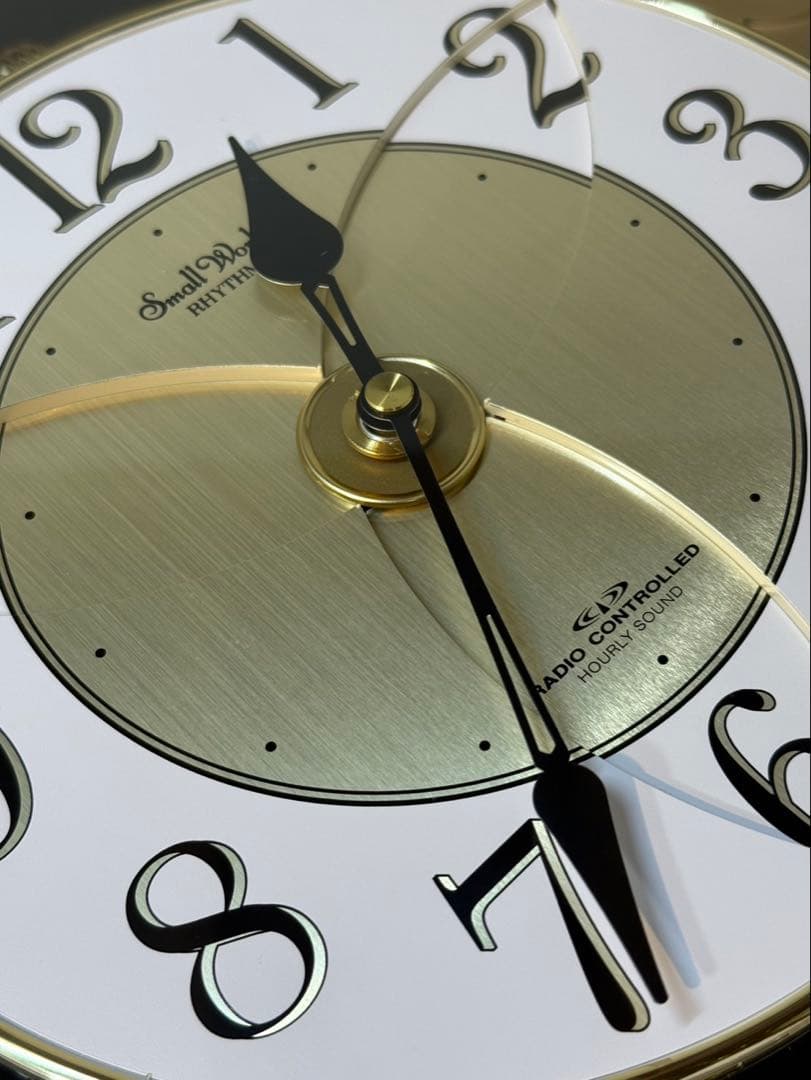 からくり電波時計「スモールワールド」シリーズ　型番: 4MN422RA