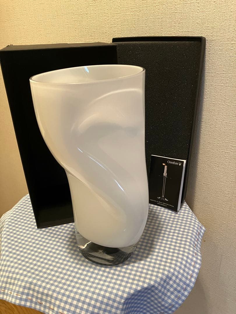 オレフォスのエレガントなフラワーベース
