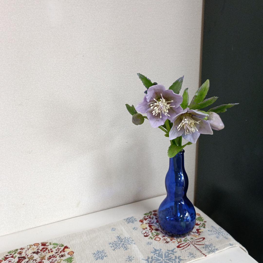 ポインセチアとクリスマスローズアレンジ 　クレイフラワー　樹脂粘土