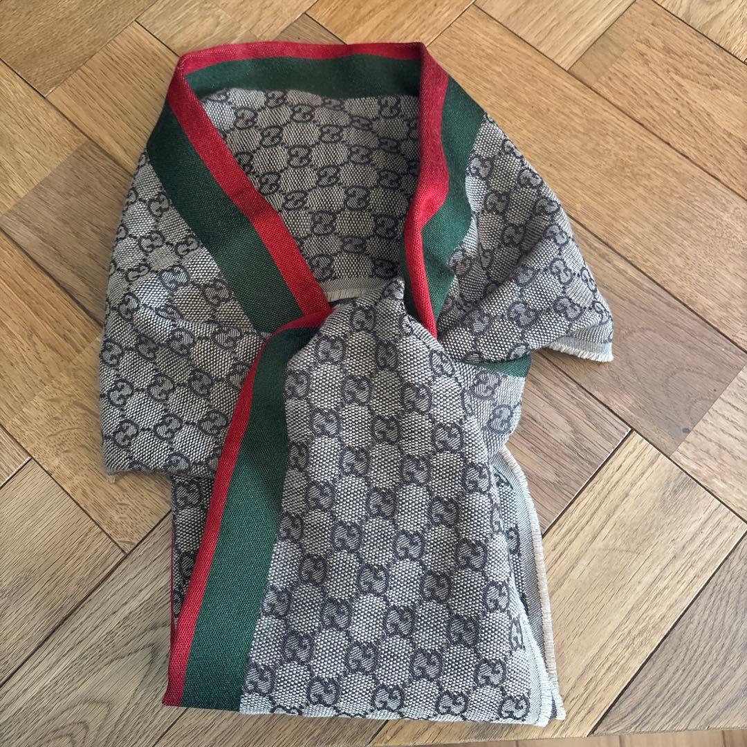 GUCCI｜定番GGパターンのマフラー