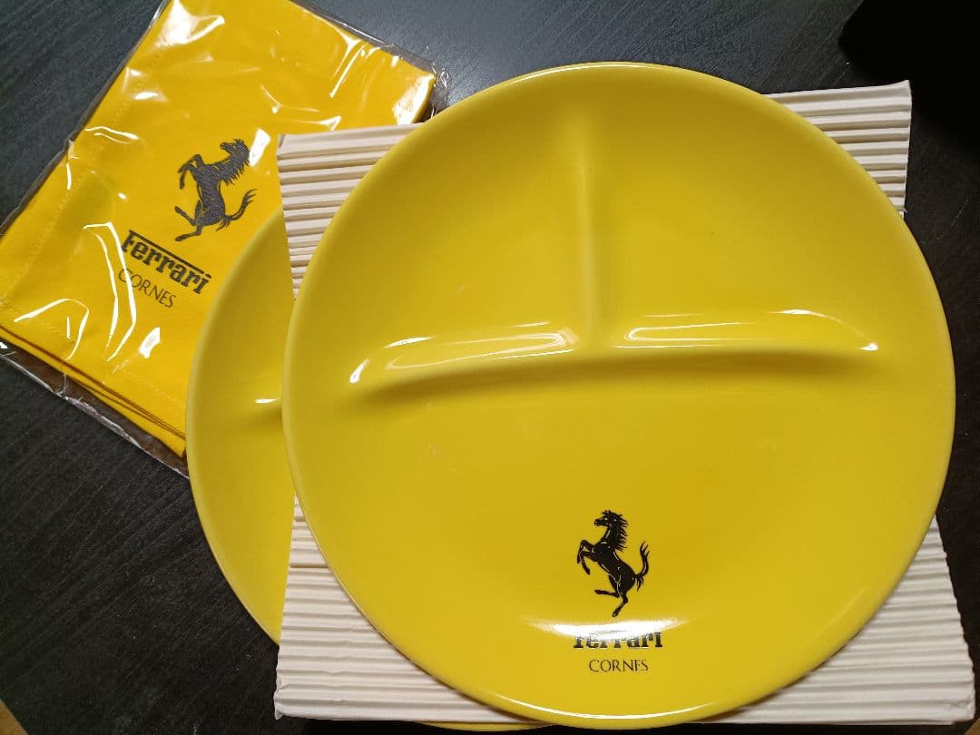 Ferrari 仕切り皿セット 未使用品