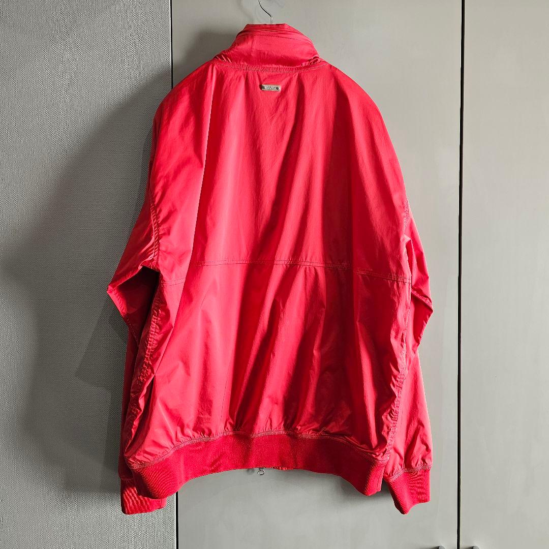 マスターバニーエディション　プライマリスト サテンストレッチブルゾン　赤