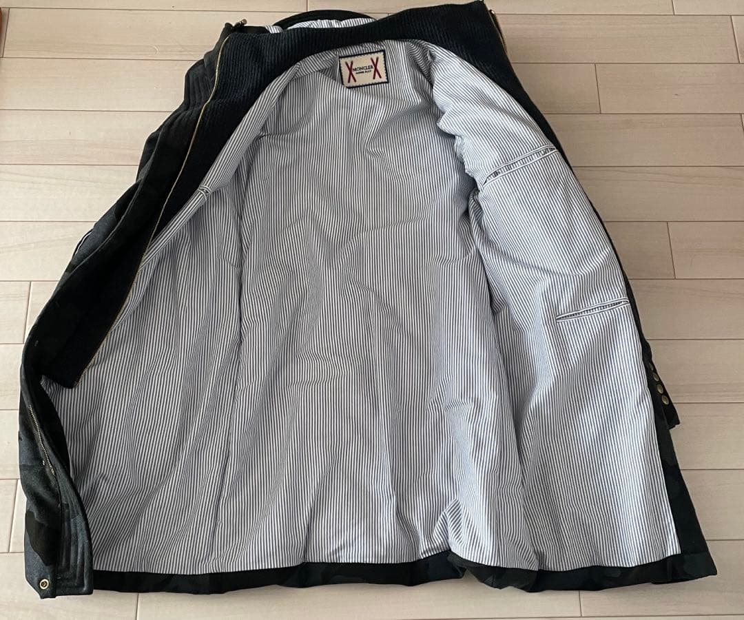 モンクレールガムブルー カモフラ柄ダウンジャケット　コート