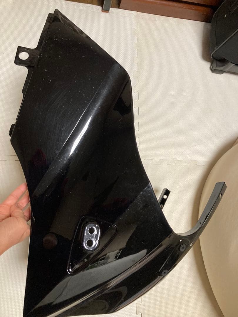 Kawasaki GPZ900Ｒ用　黒 アッパーカウル 取り付け穴あり