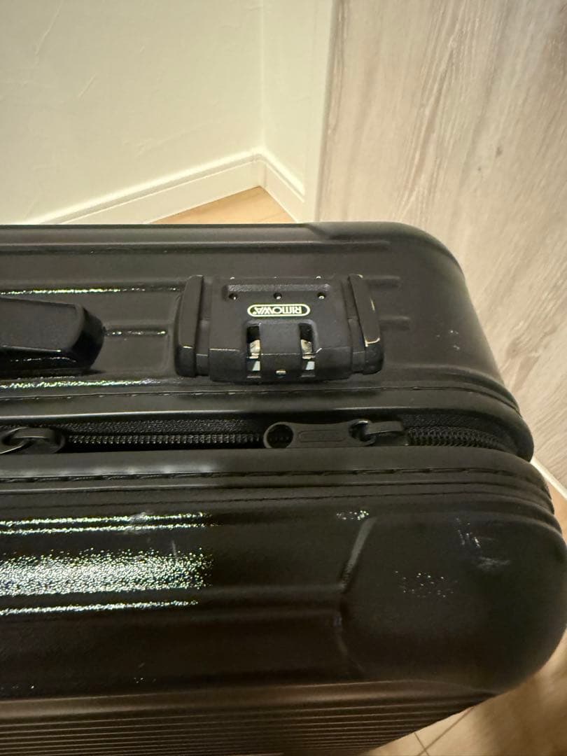 美品　リモワ　サルサ　黒　2輪 約33Ｌ　即購入OKです。