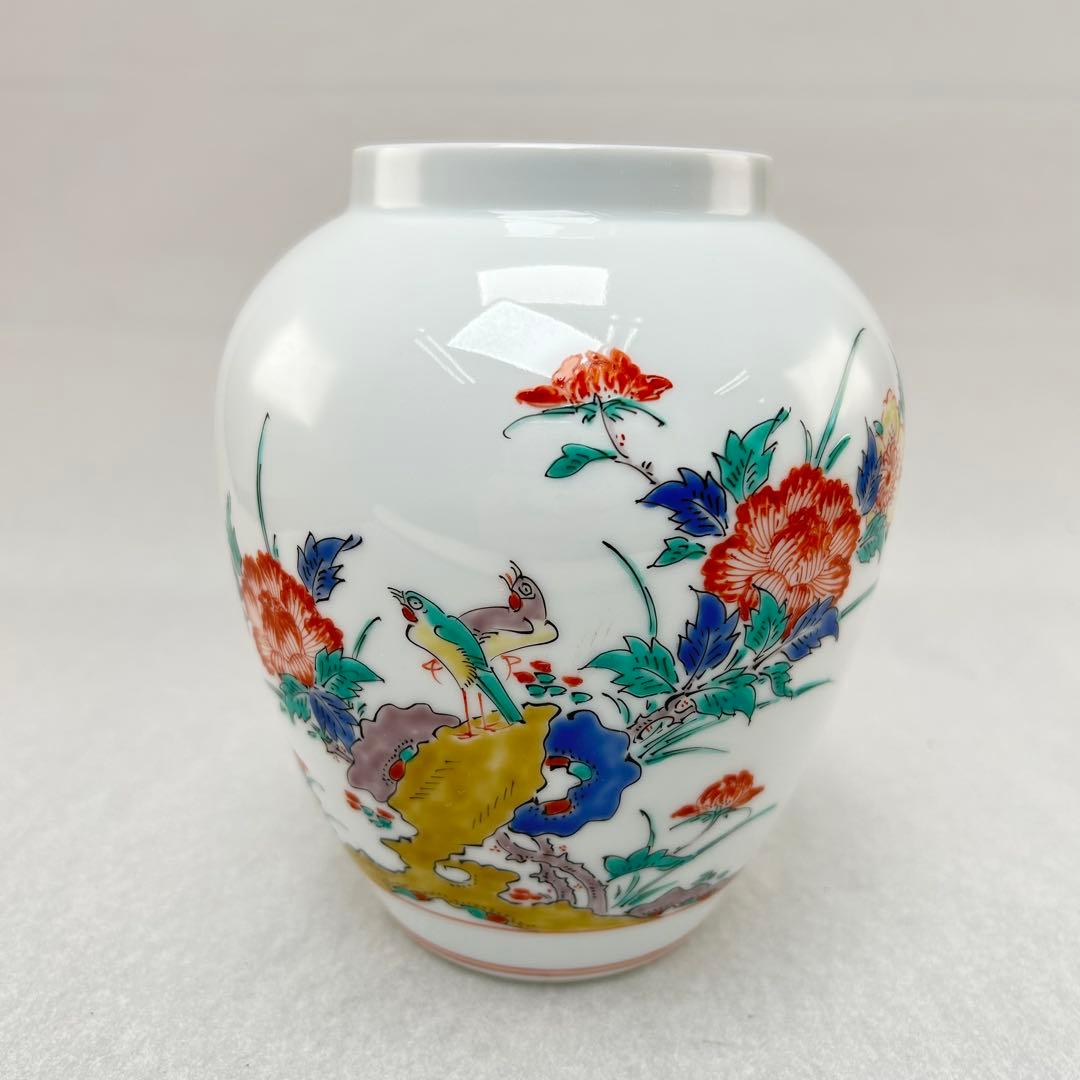 柿右衛門 赤絵の伝統　名窯　人間国宝　十三代酒井田柿右衛門作　錦牡丹鳥文　花瓶