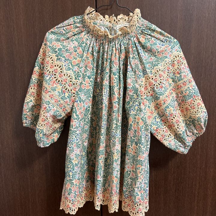 ULLA JOHNSON パフスリーブトップス