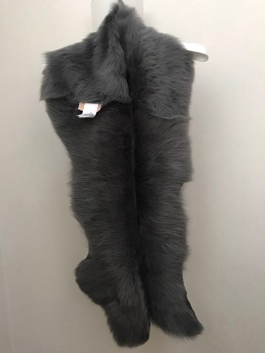 未使用品　カールドノヒュー　ムートンケープ