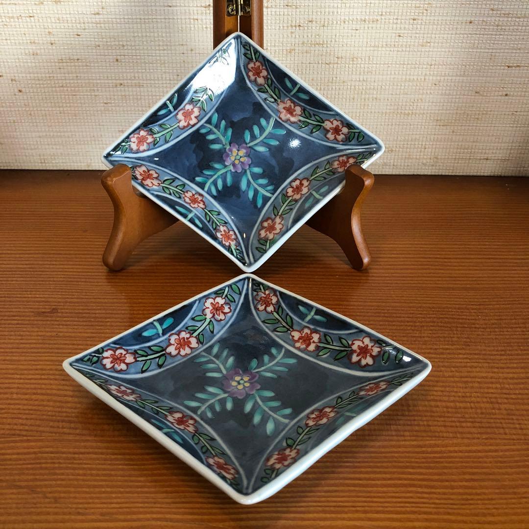 有田焼　六代走波 染錦 小花繋文 銘々皿