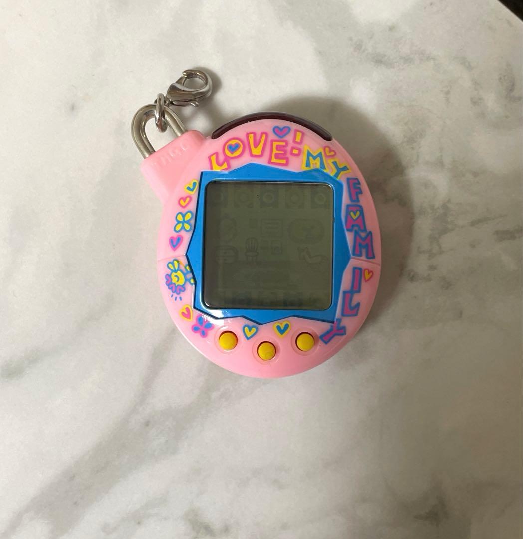 いぇー！ふぁみりーイロイロ！ たまごっちプラス ふぁみたまラブ ピンク