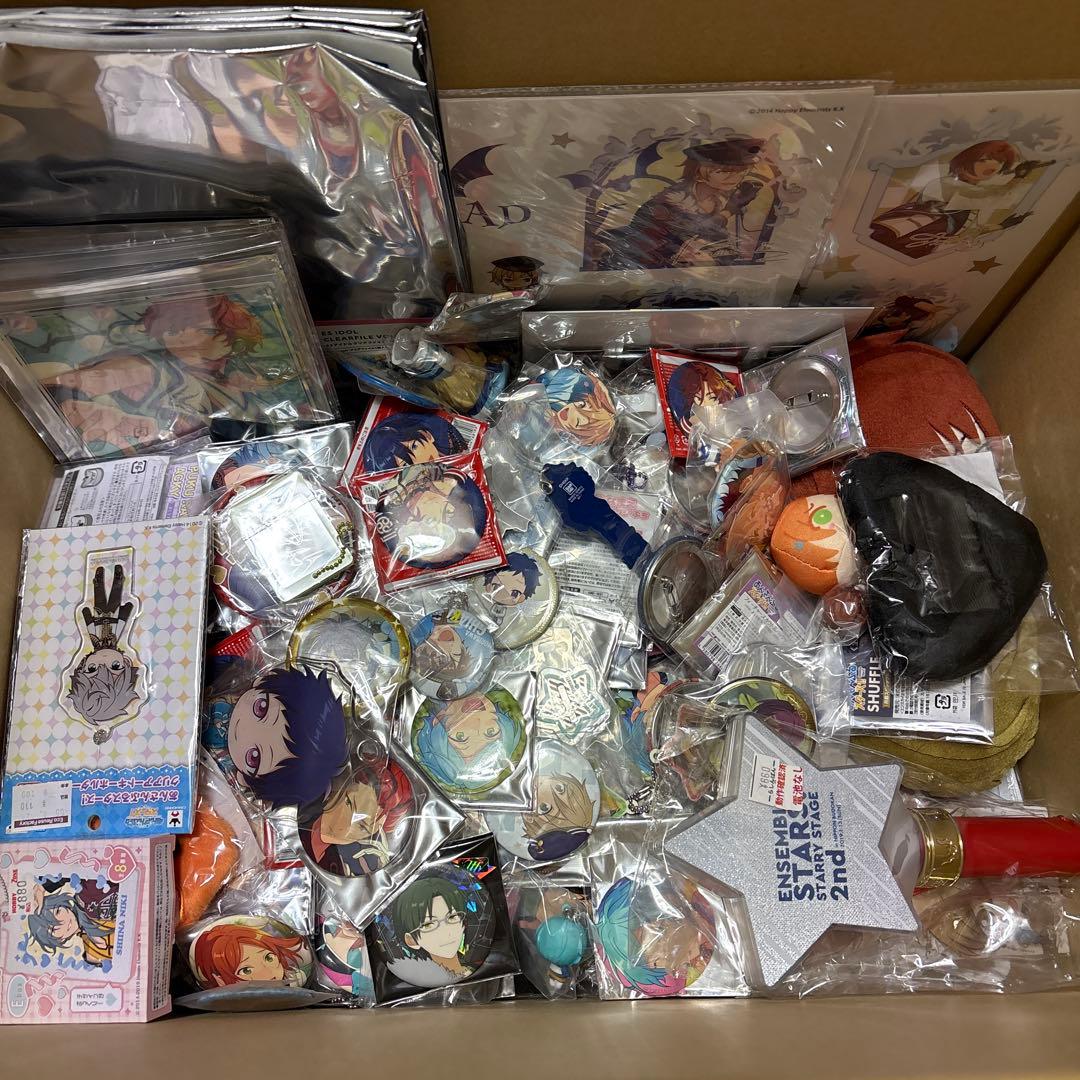 あんスタ　缶バッジ　アクリルスタンド　ハート缶　一番くじ　フィーチャー缶