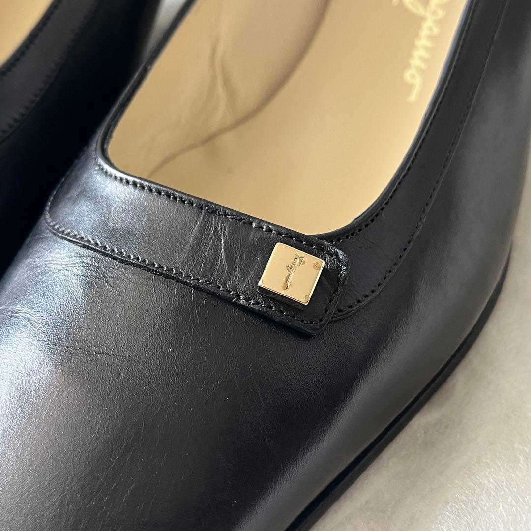 新品未使用✨サルヴァトーレフェラガモ　パンプス　62140 レザー　ブラック