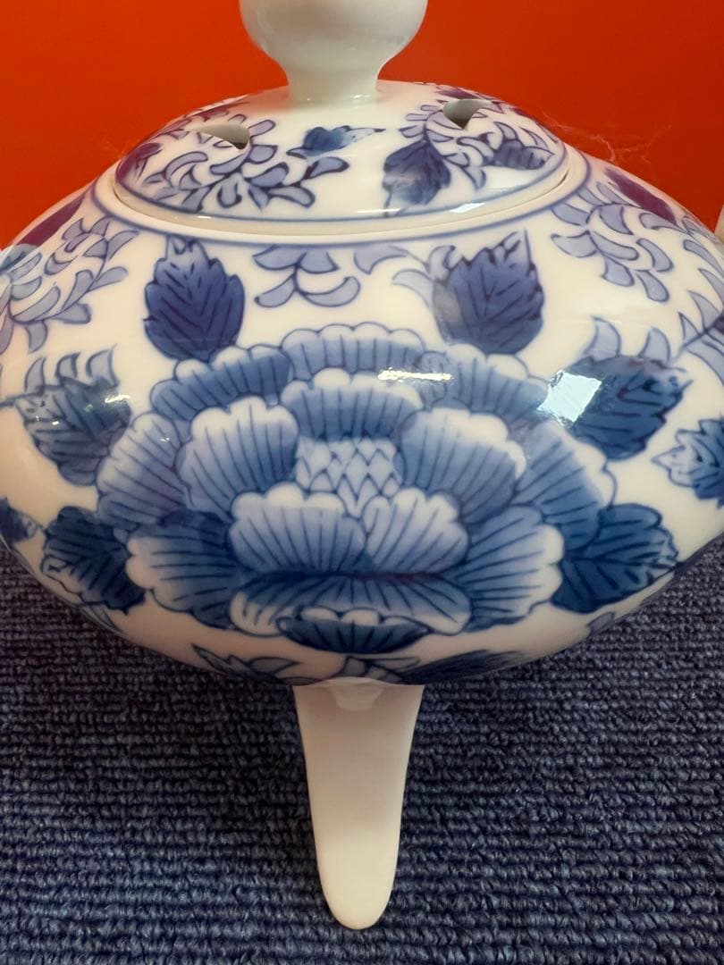 1205  有田焼　古伊万里様式　染付　牡丹紋　花舟作　香炉