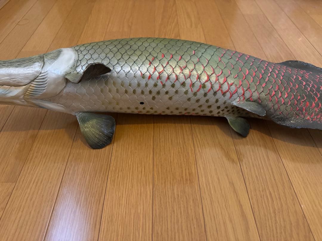 ピラルクのハンドメイドの魚模型