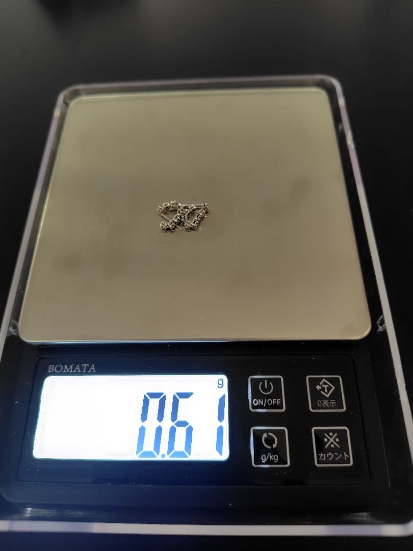​無色透明の輝き✨極美品 K10WG 天然ダイヤモンド 0.2ct ラインピアス