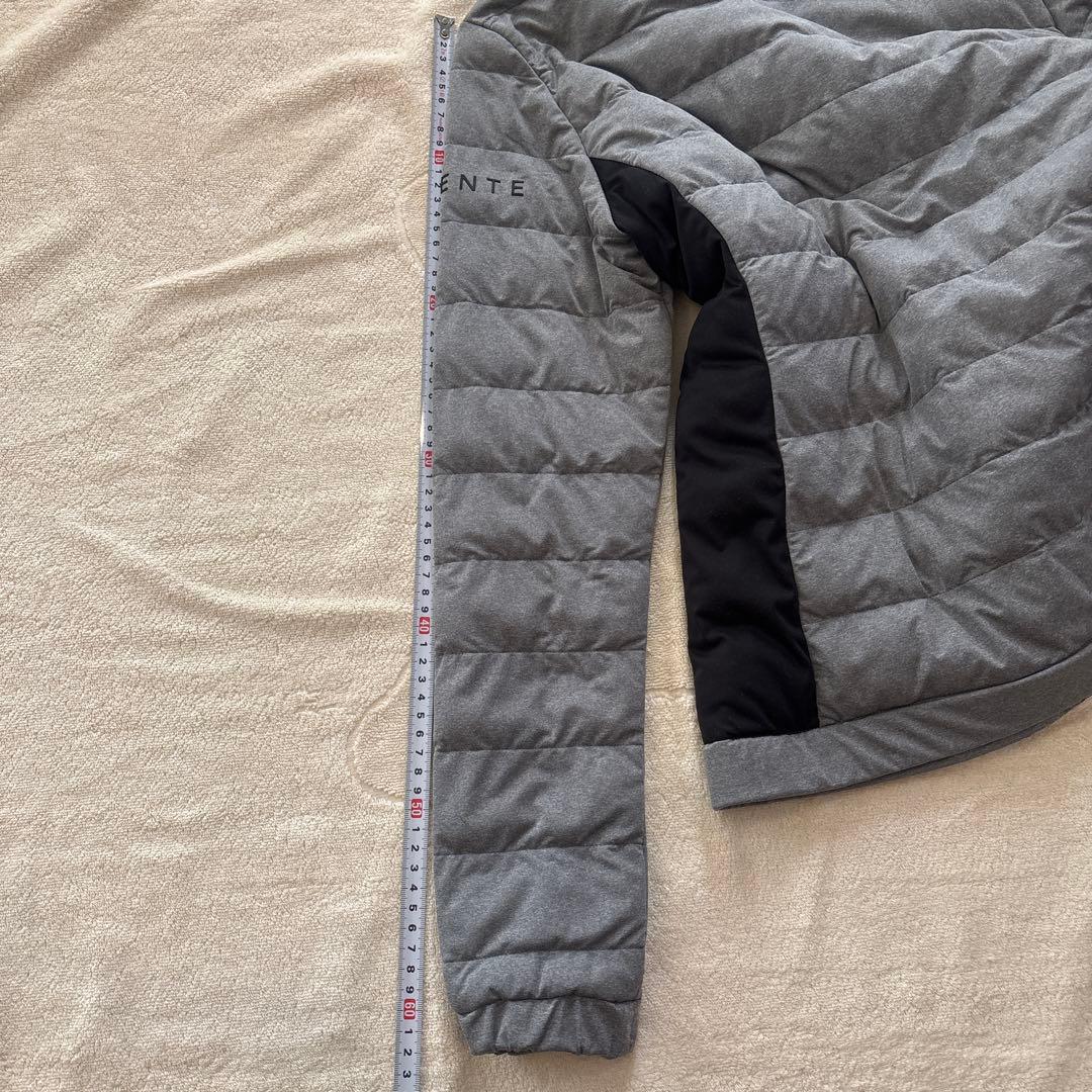 デサントゴルフ　薄ダウンジャケット