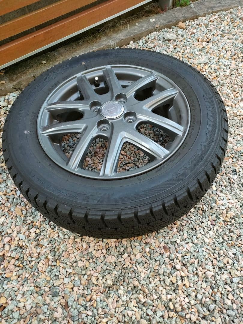 スタッドレスタイヤ グッドイヤー　アイスナビ 165/70R14