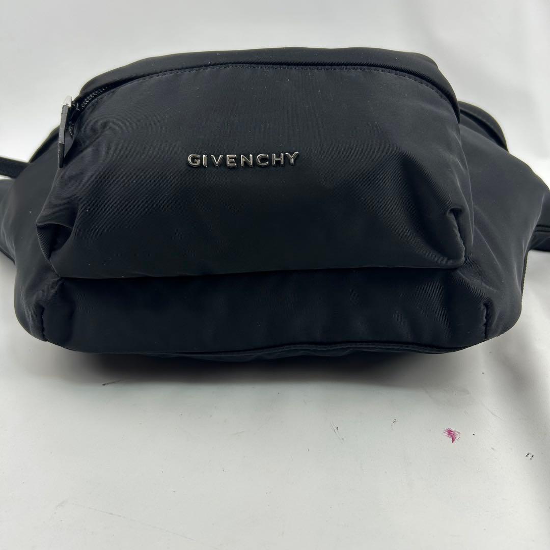 【美品】ジバンシー　エッセンシャル　ウエストポーチ　ボディバッグ　4Gpロゴ　黒
