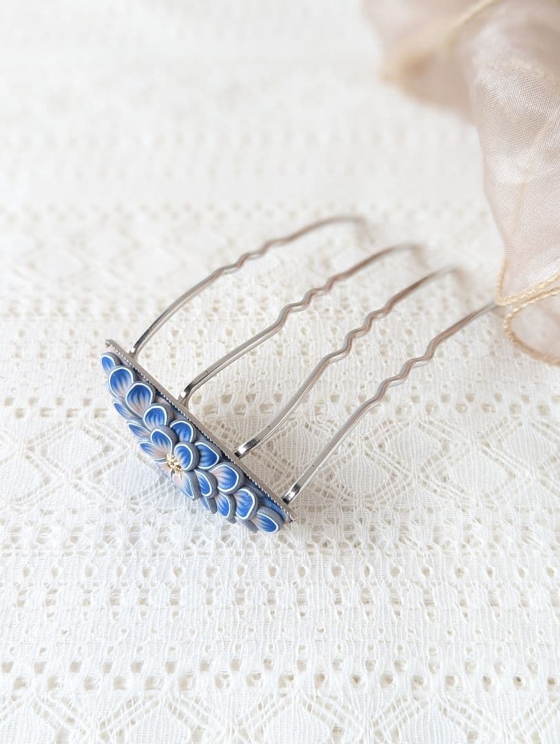 ミントさま専用　フックピアス〈華・胡粉グラデ&Stone〉