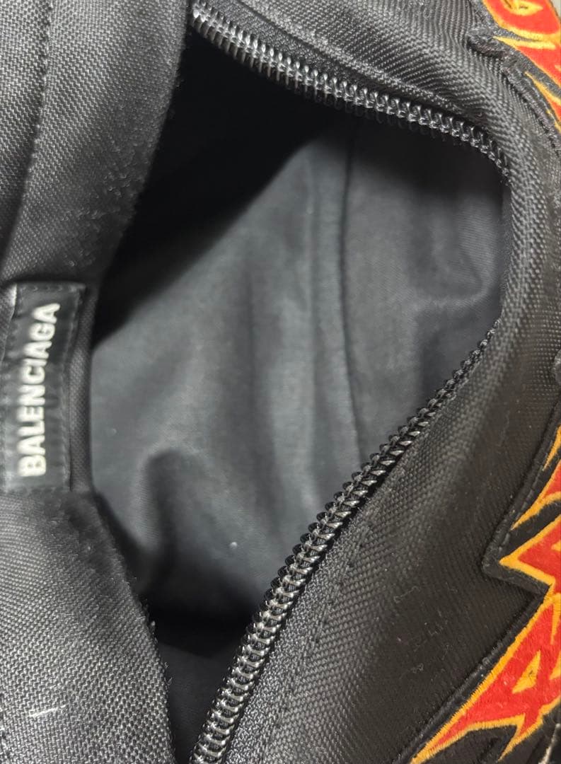 BALENCIAGA エクスプローラー XXL ボディバッグ ワッペン