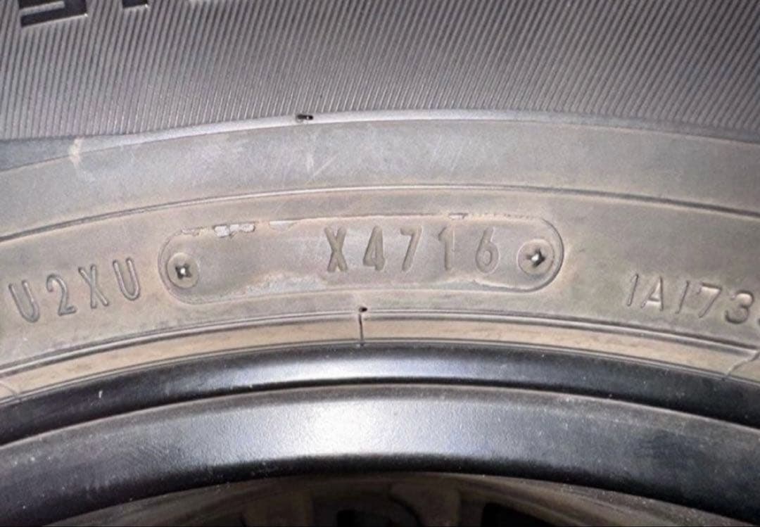 DUNLOP スタッドレスタイヤ　285/60R18 ホイル付き！