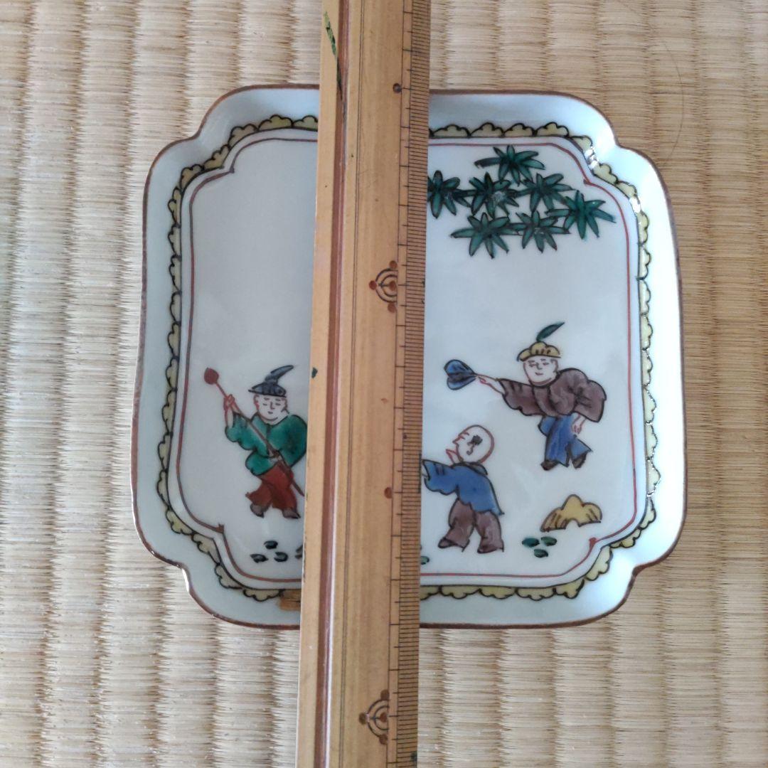 九谷焼　絵替わり　隅切角皿　銘々皿　４枚＋１枚欠けありセット