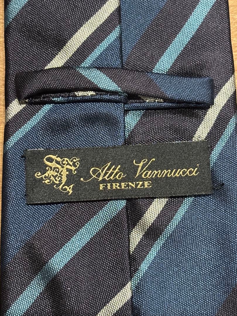 Atto Vannucci ネイビーレジメンタルネクタイ　アットヴァンヌッチ