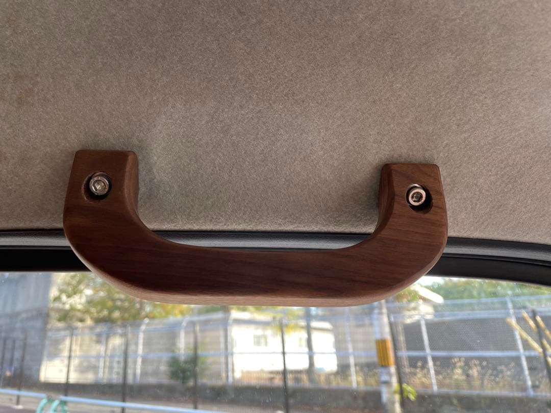 ブラックチェリーアシストグリップ　ハイエース用　Ａピラー、助手席上部3個セット