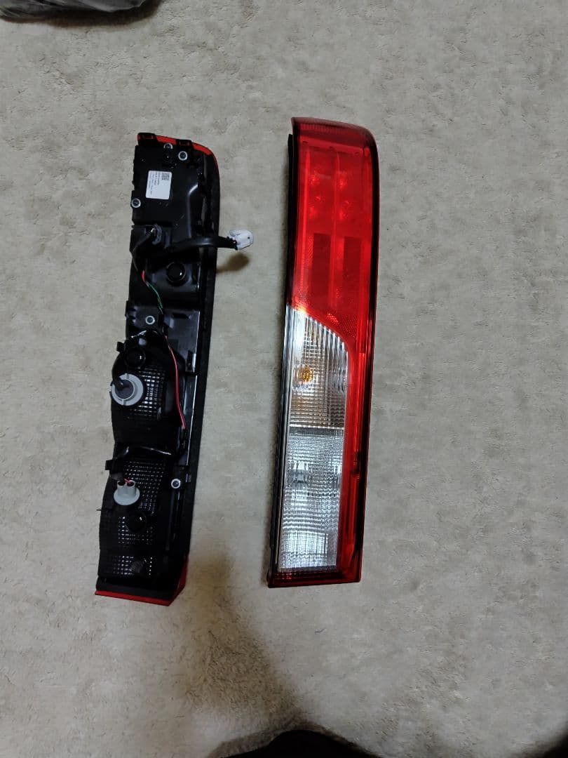 か*う様 スズキエブリイワゴンテールランプ