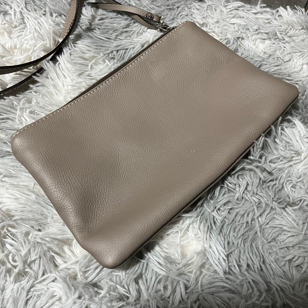 ✨️美品✨️ ジャンニキャリーニ マルチェッラ オールレザー グレージュ 肩掛け