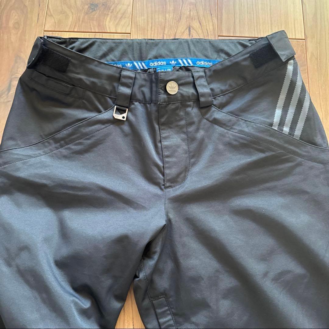 adidasオリジナル　スノーボードウェア スキーウエア　スノーウエア　上下