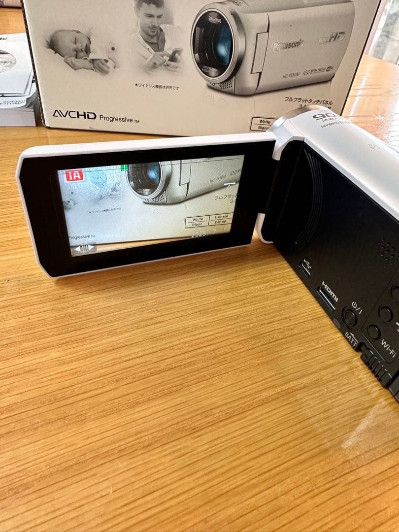 【美品】Panasonic　HC-V550M ビデオカメラ　ホワイト　動作確認済