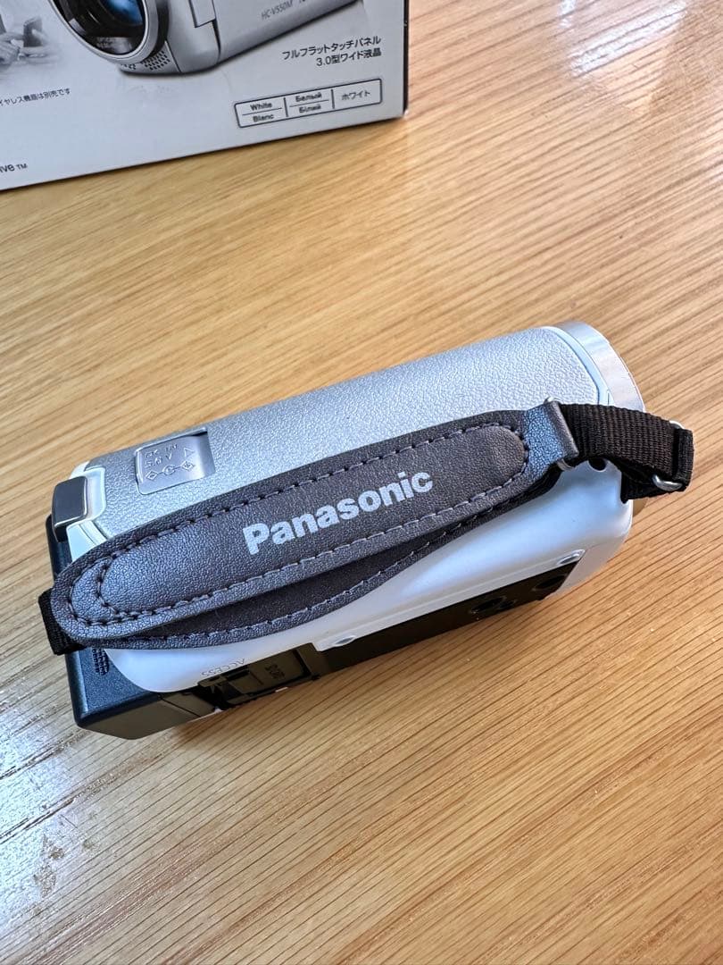 【美品】Panasonic　HC-V550M ビデオカメラ　ホワイト　動作確認済