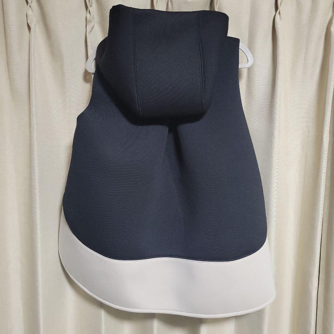 CLOCE. フード付きダウンベスト ベージュ・黒