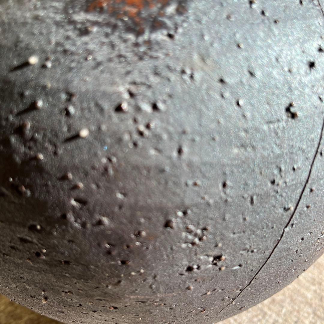 陶器製壺型花瓶 花の彫刻 ブラウン