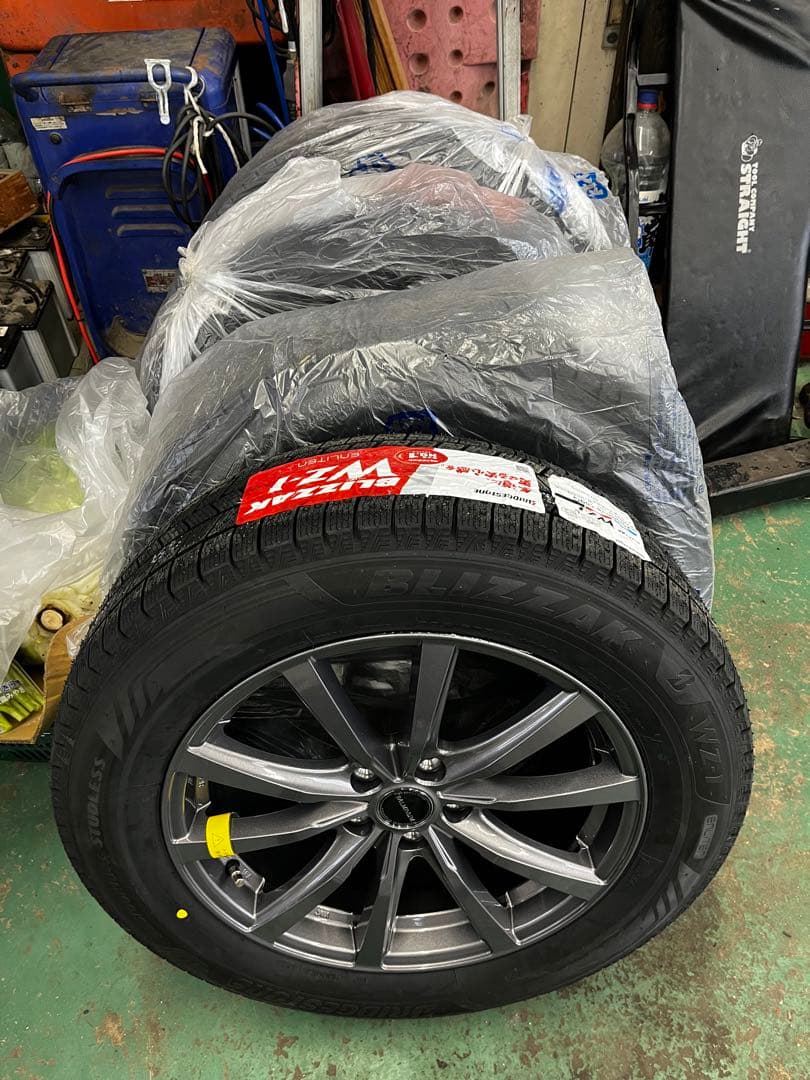 ✨【2025年製／新品未使用】スタッドレスタイヤ&ホイール4本セット✨