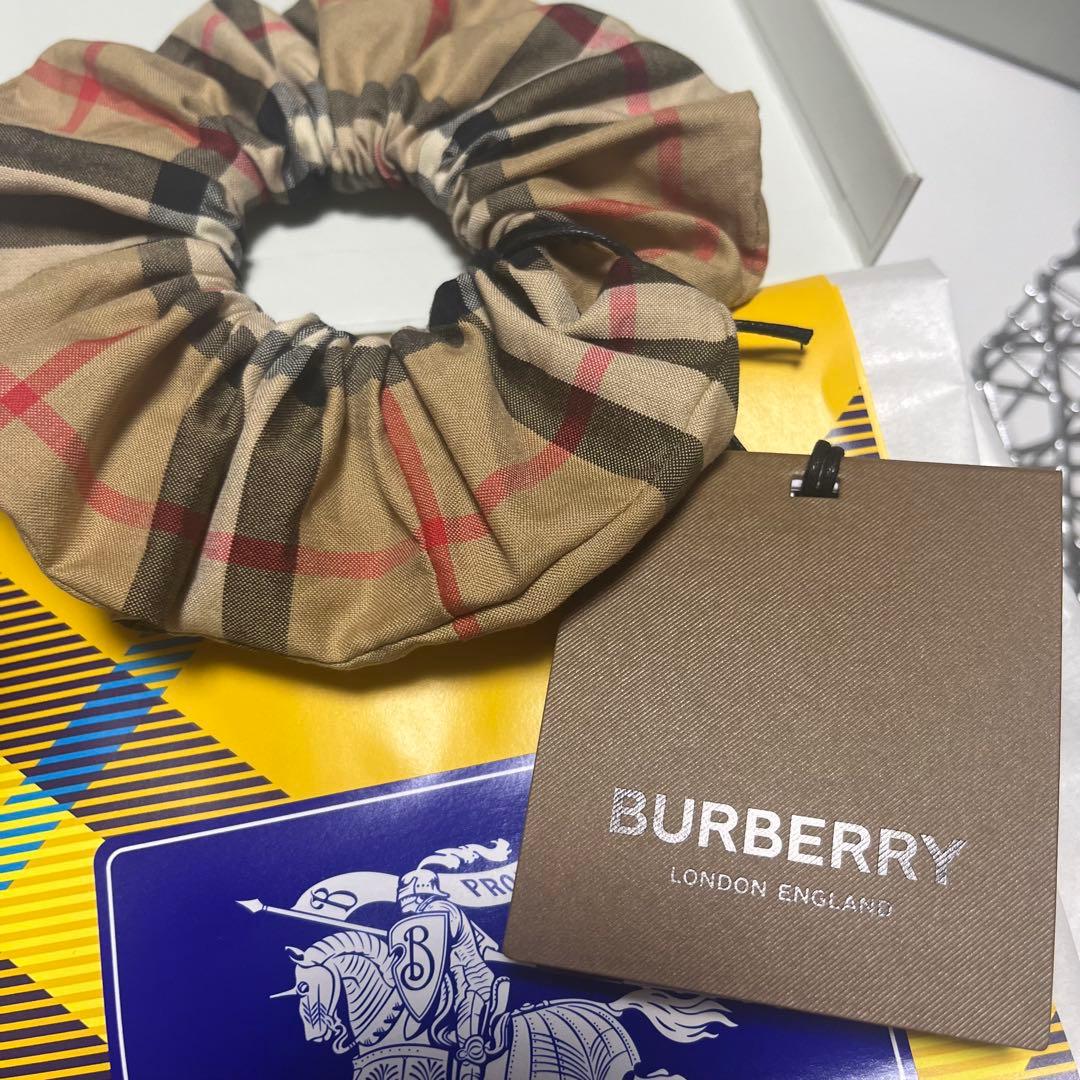 バーバリー BURBERRY チェック柄 シュシュ ベージュ・ブラウン・レッド