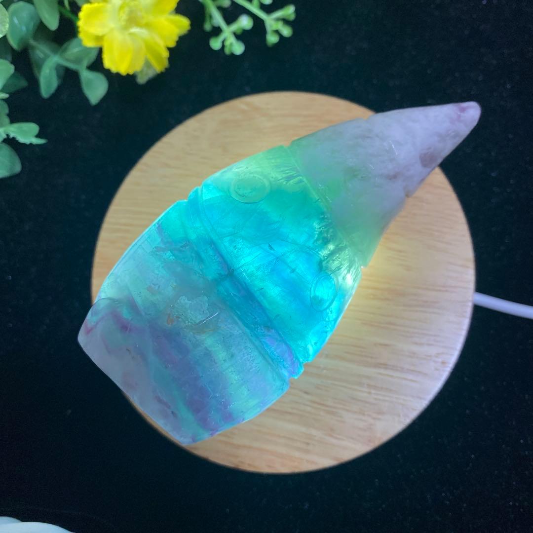 エンジェルフェザー フローライト トリプルカラー ノーム カービング 置物