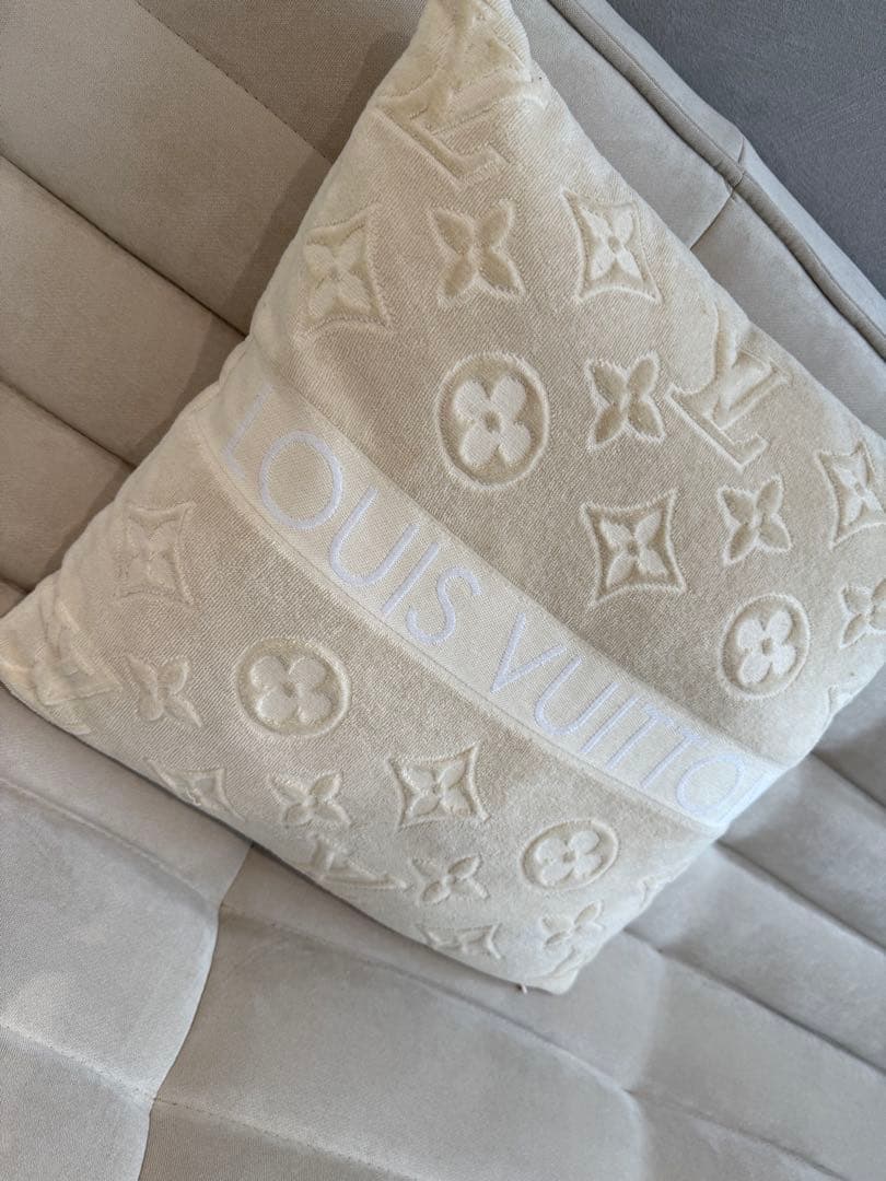 ルイヴィトン LV クッション インテリア