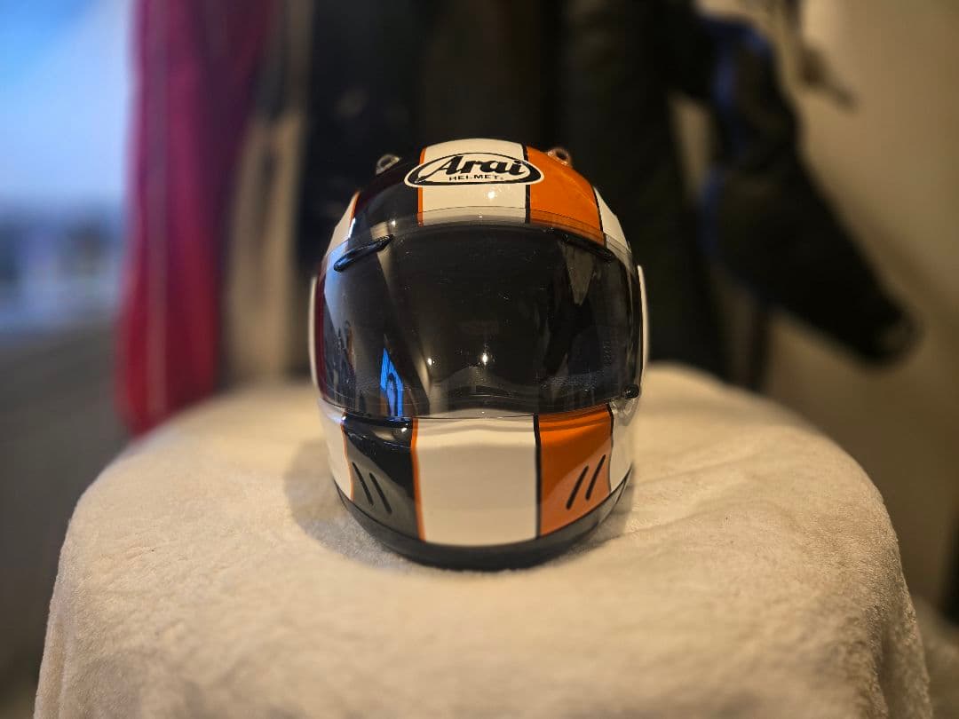 札*王様 Arai Gott Tracker M(56-57) ケビンアサートン