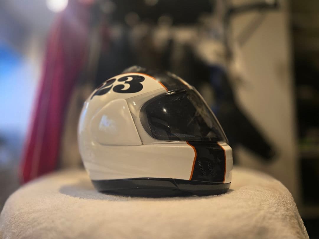 札*王様 Arai Gott Tracker M(56-57) ケビンアサートン